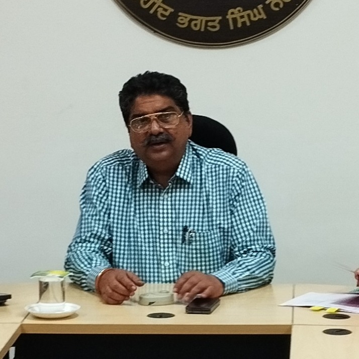 जिलाधिकारी ने 21 अप्रैल को भगवान महावीर जयंती के अवसर पर जिले में मांस की दुकानें और बूचड़खाने बंद रखने का आदेश जारी किया है.